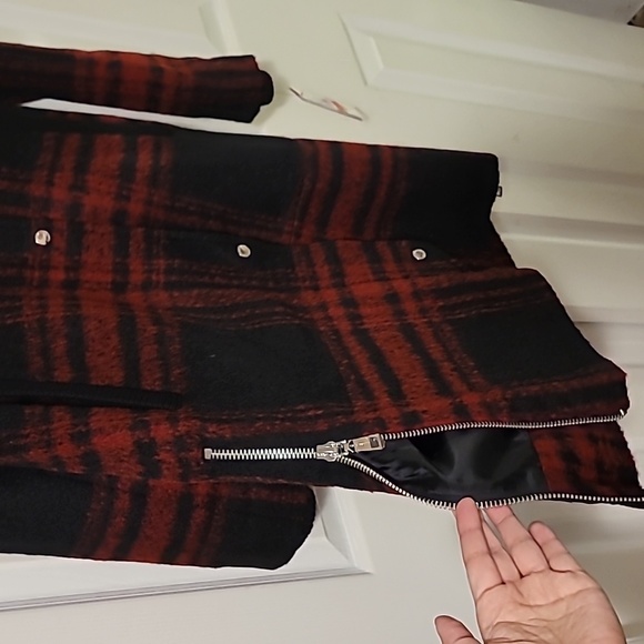 New Vince Camuto red and black plaid wool coat - Picture 6 of 16